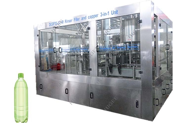 중국 쉬운 가동은 음료 병에 넣는 장비 11.2kw 24000bph 수용량을 탄화시켰습니다 협력 업체